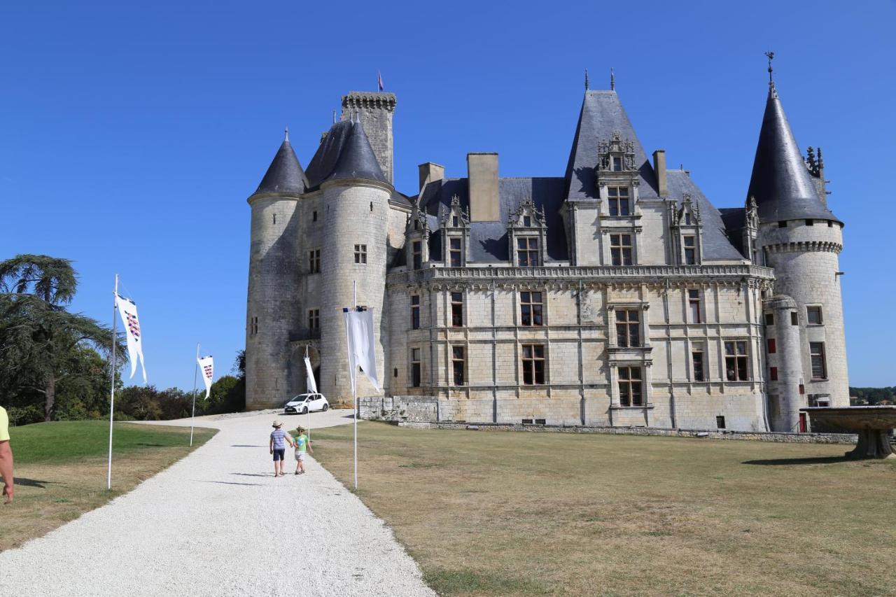 Gite Le Bonheur Hiersac Buitenkant foto