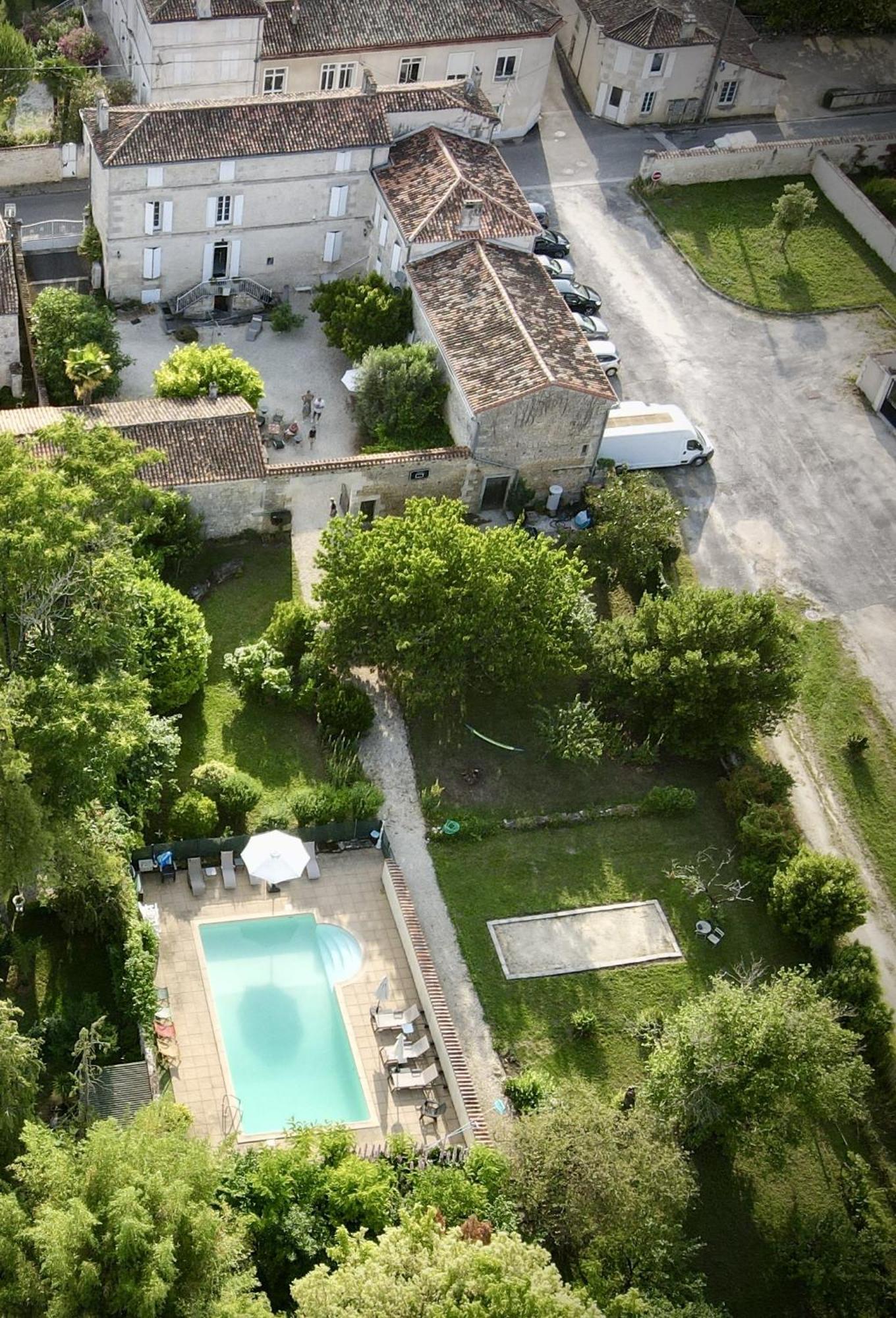 Gite Le Bonheur Hiersac Buitenkant foto